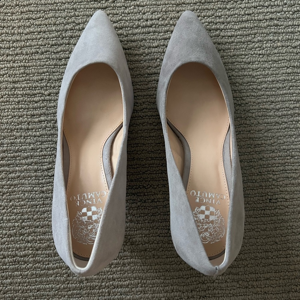 Vince Camuto, grey kitten heels, never been used, size 39 (M 8.5)